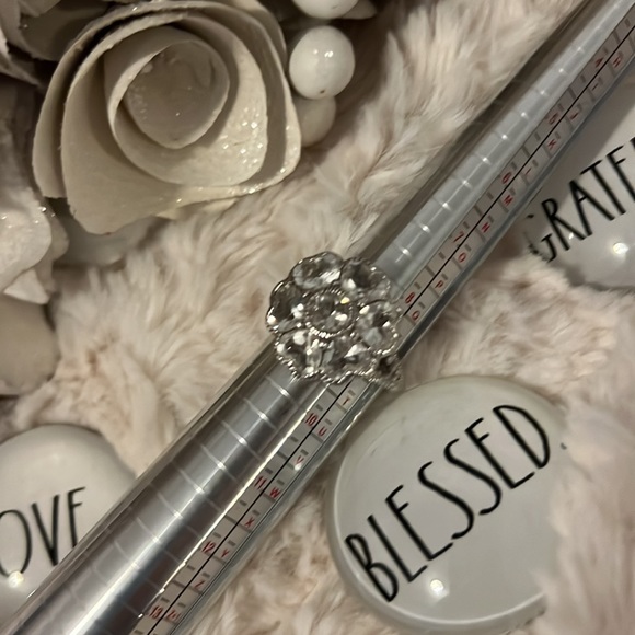 Judith Ripka flower ring size 9 - Picture 7 of 7